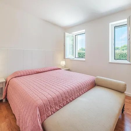Bellina 6, Emma Villa